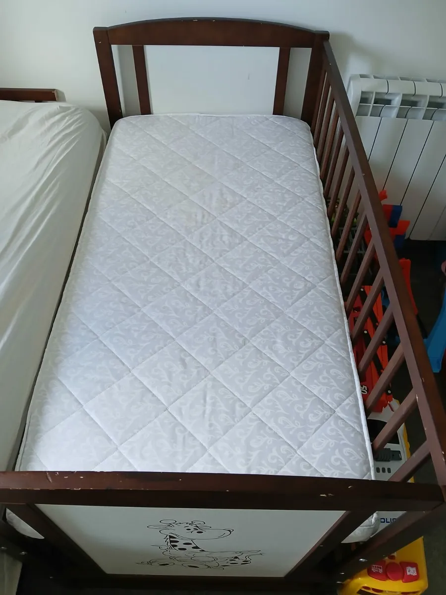 Cot bed with mattress - Image 2