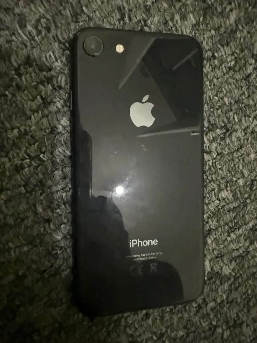 iPhone 8 unlock 64Gb black - Image 2