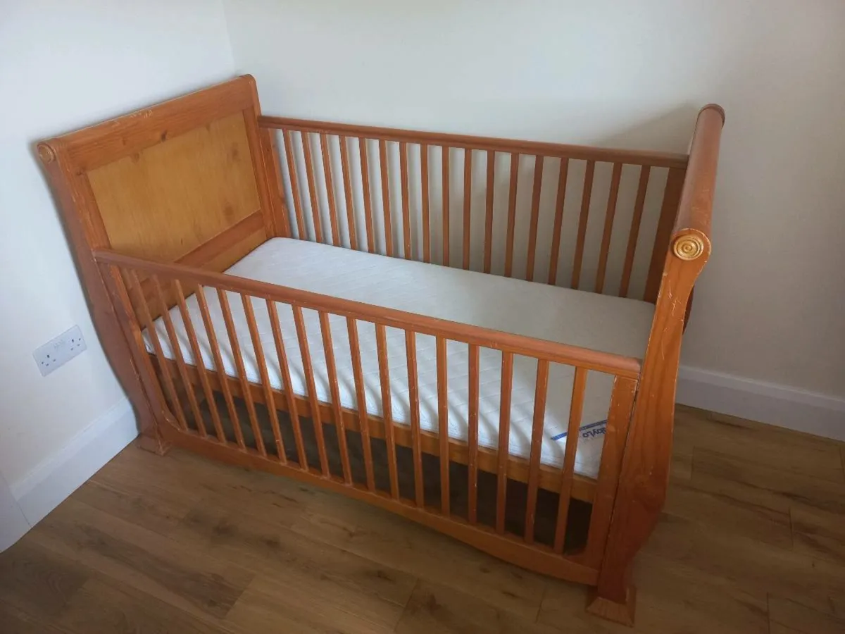 Cot bed - Image 1