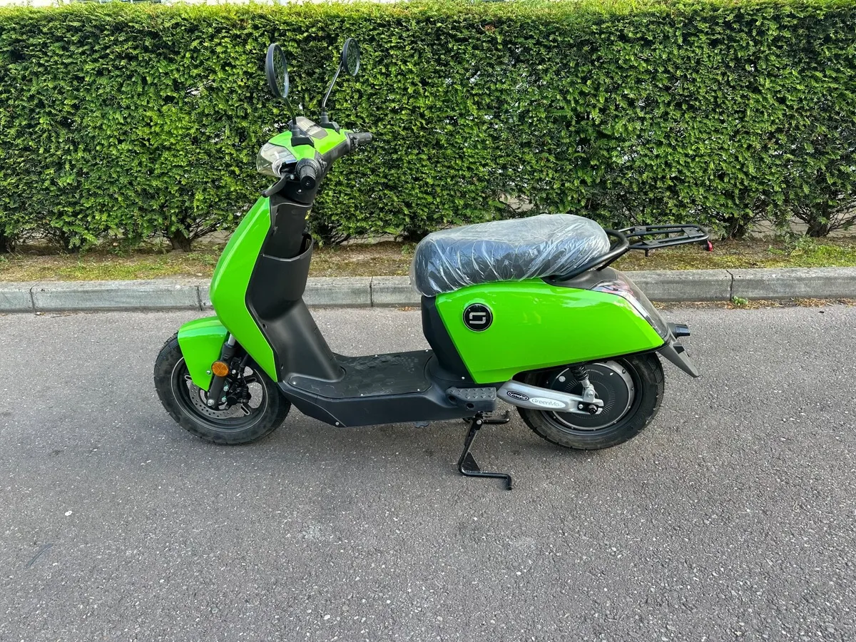 NEW Super Soco CUX - Electric Moped - 0miles - Image 2