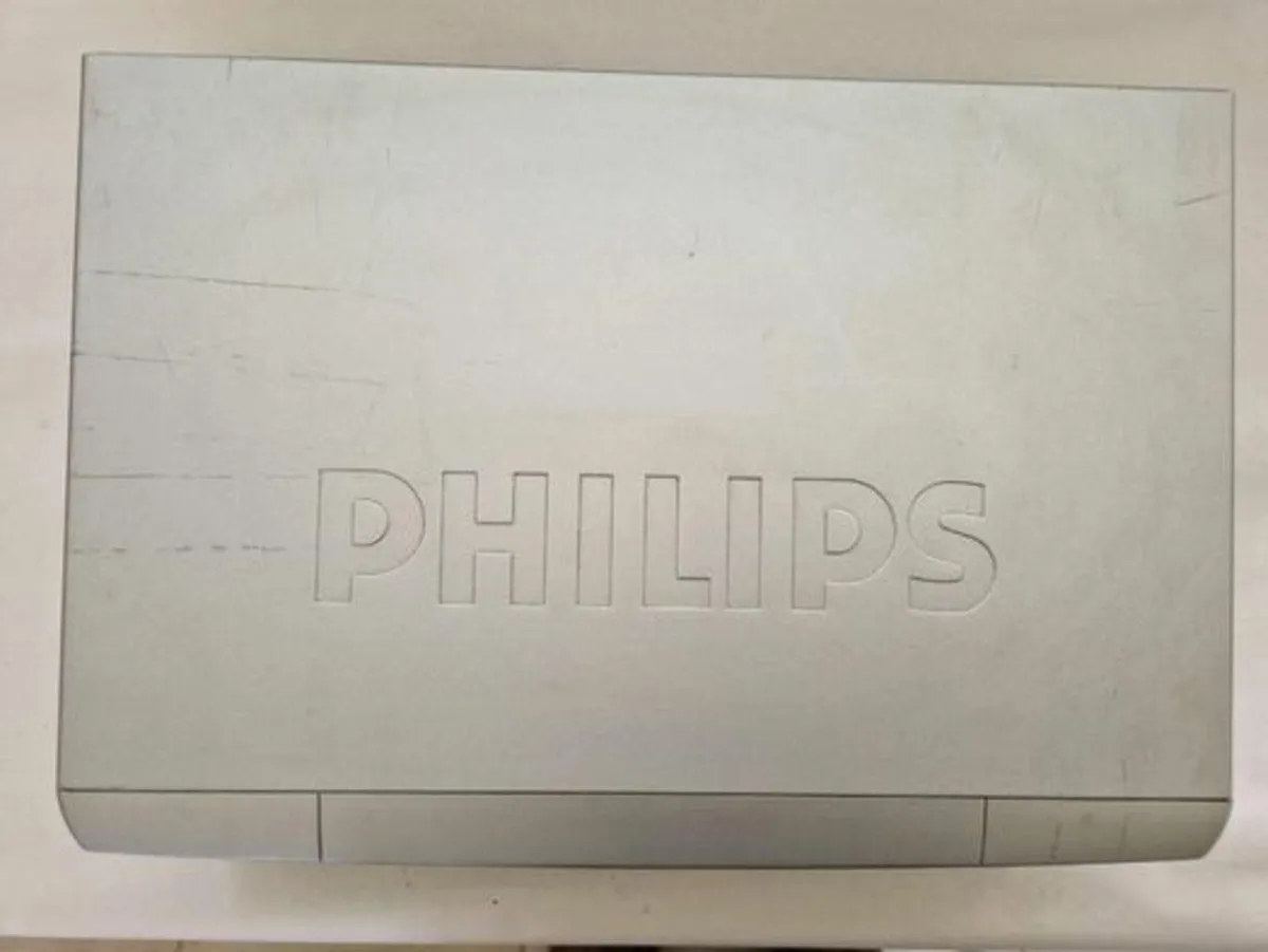 Phillips VHS Video Player Recorder with Cables - Image 2