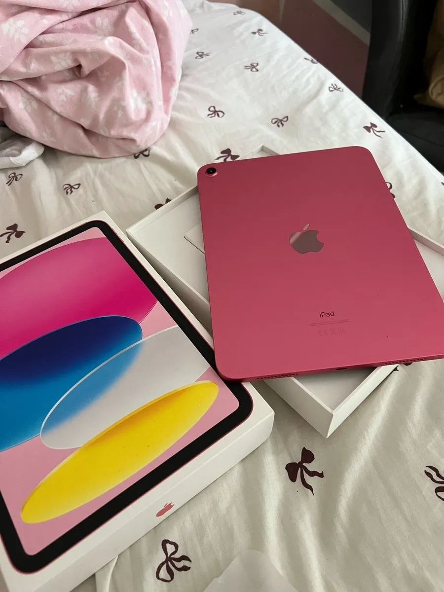 IPad 10th gen - Image 1