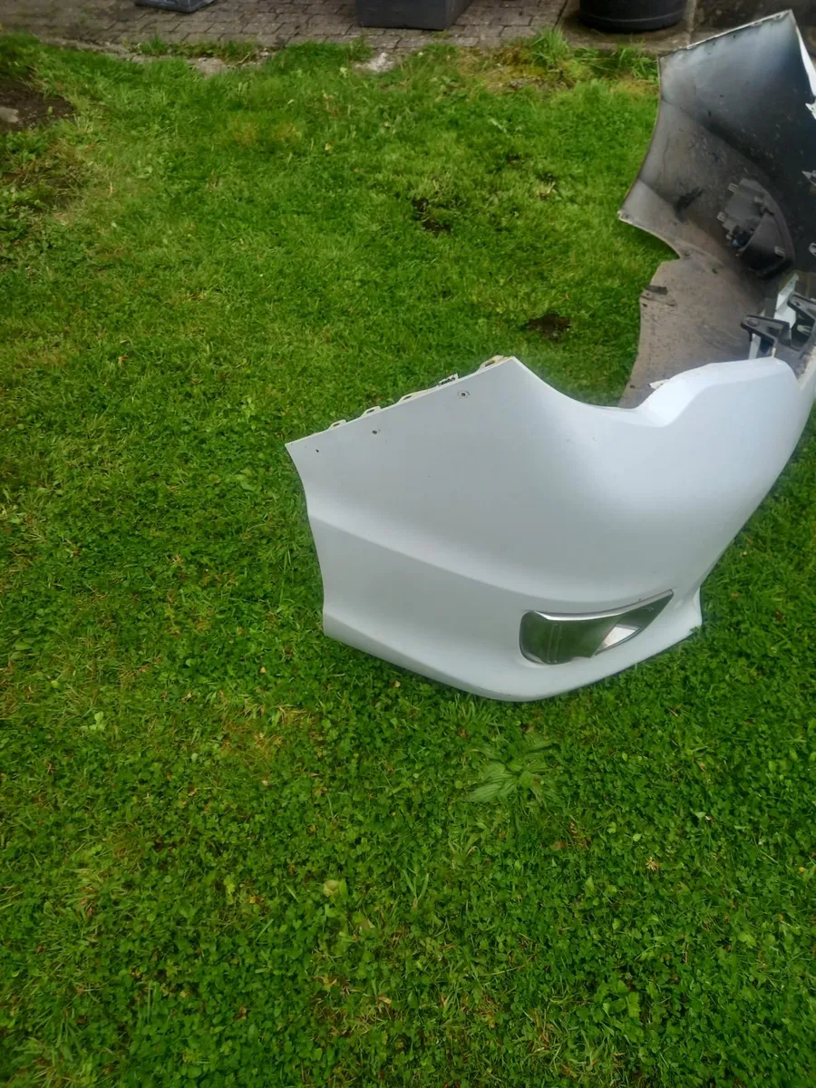 15y Nissan serena bumper - Image 2