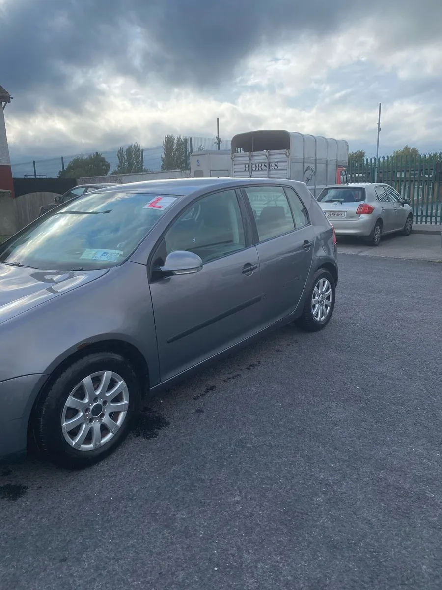 Volkswagen Golf 1.4 petrol manual - Image 2