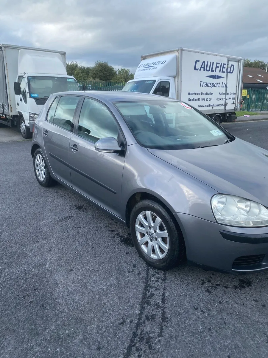 Volkswagen Golf 1.4 petrol manual - Image 3