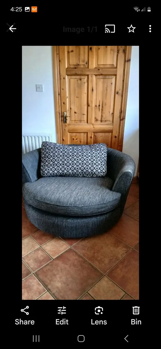 Circle  chair - Image 1
