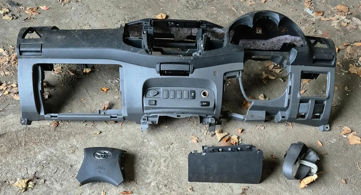 Toyota Hilux Invincible Parts 2013 - Image 3