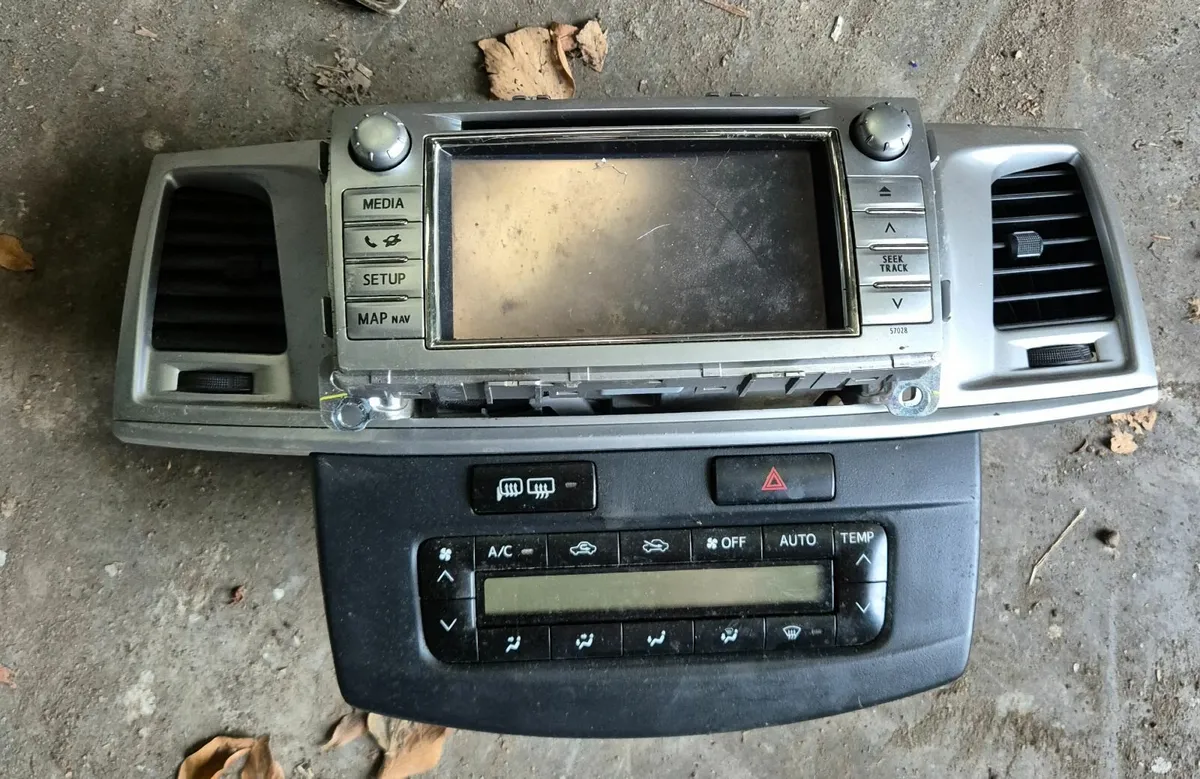 Toyota Hilux Invincible Parts 2013 - Image 4