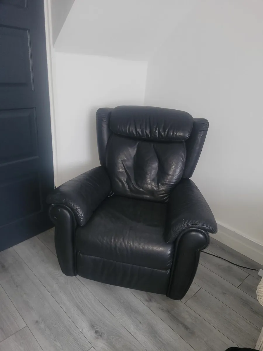 Recliner chair - Image 2