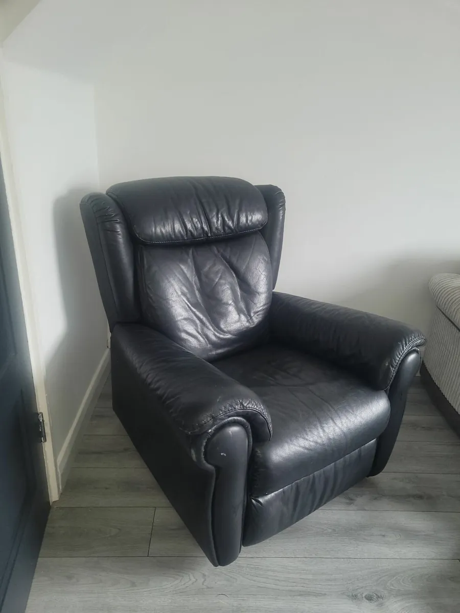 Recliner chair - Image 3