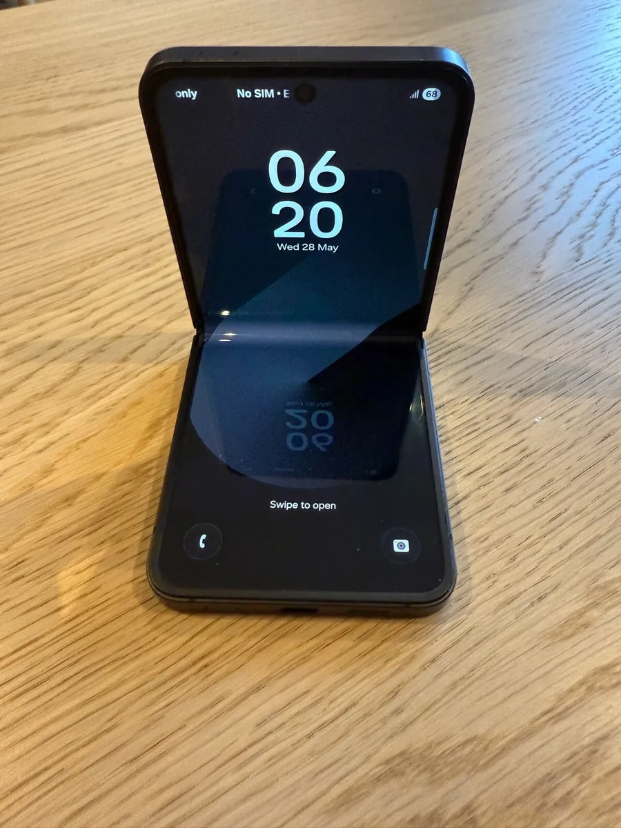 Samsung Galaxy Z Flip 6 256 GB - Image 4