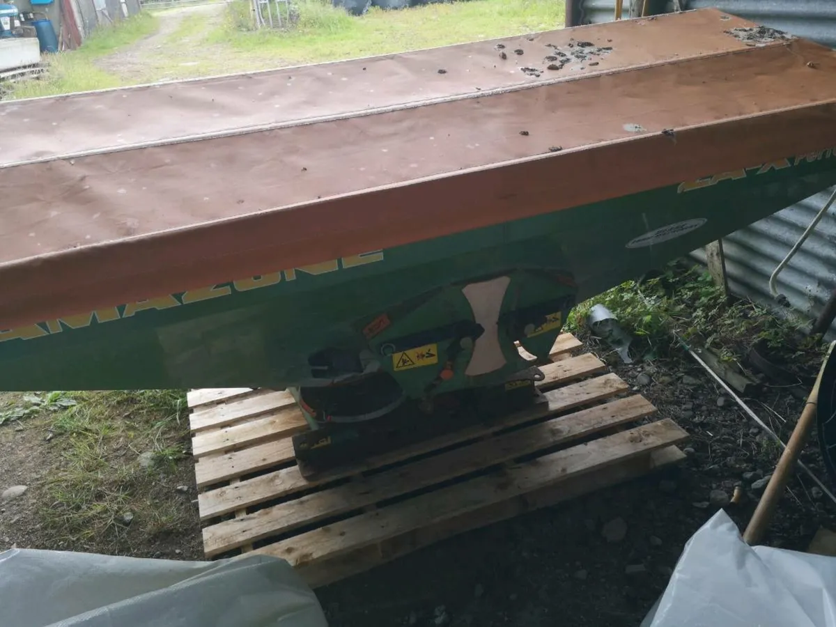 Fertiliser spreader - Image 4