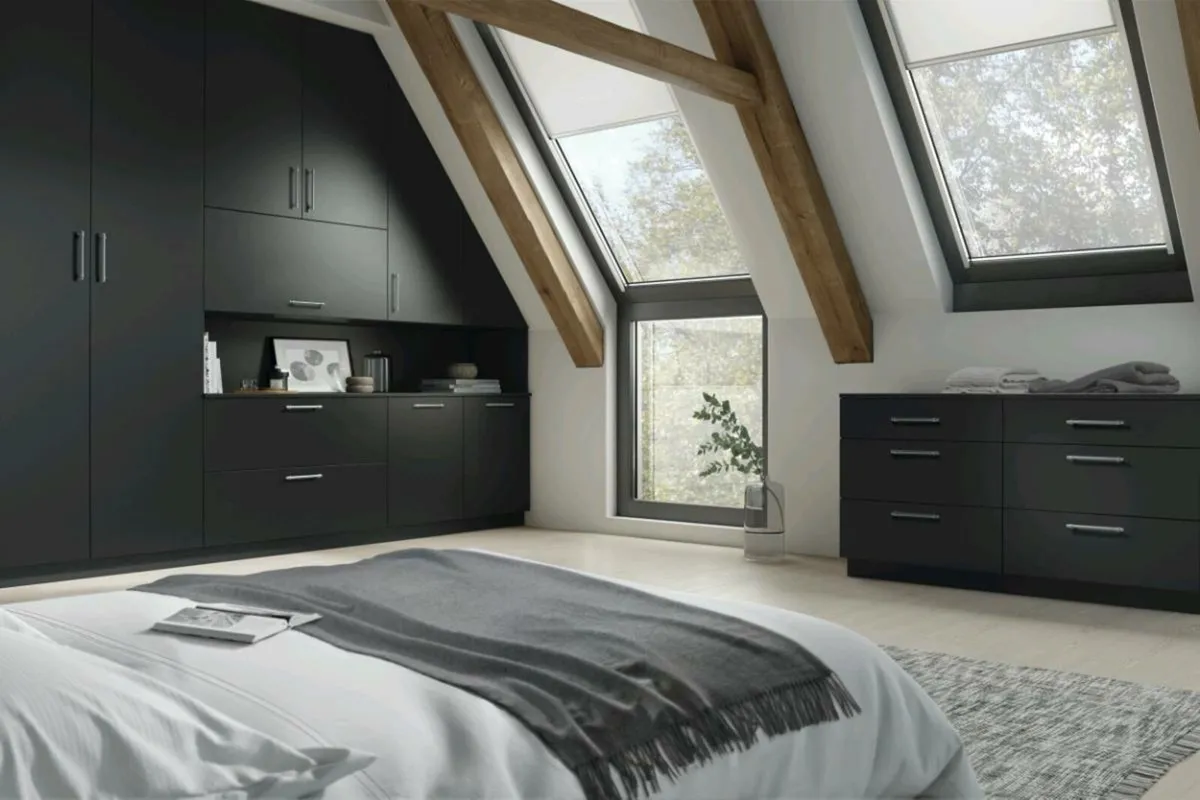Fitted wardrobes - Image 4