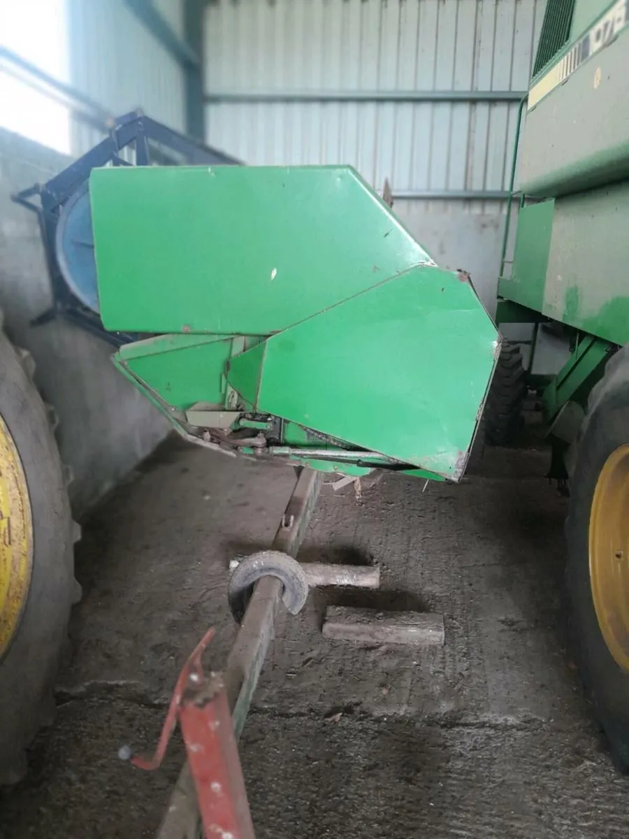 Combine harvestor - Image 1