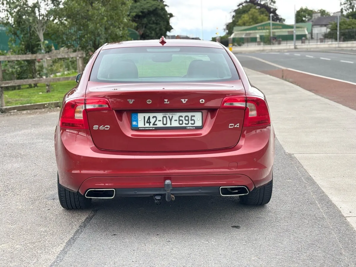 VOLVO S60 D4 MANUAL - Image 4