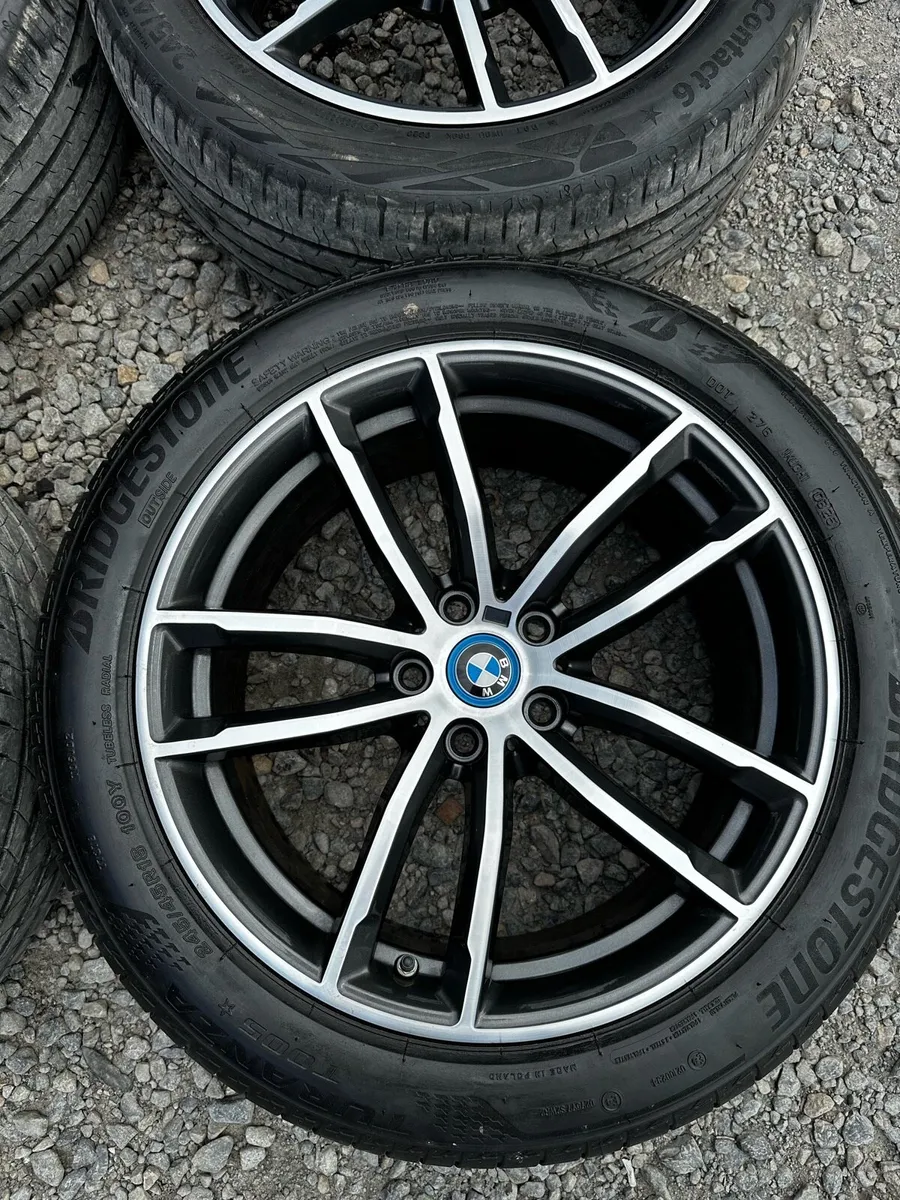 Genuine BMW 18” Immaculate Alloys New Tyres - Image 3