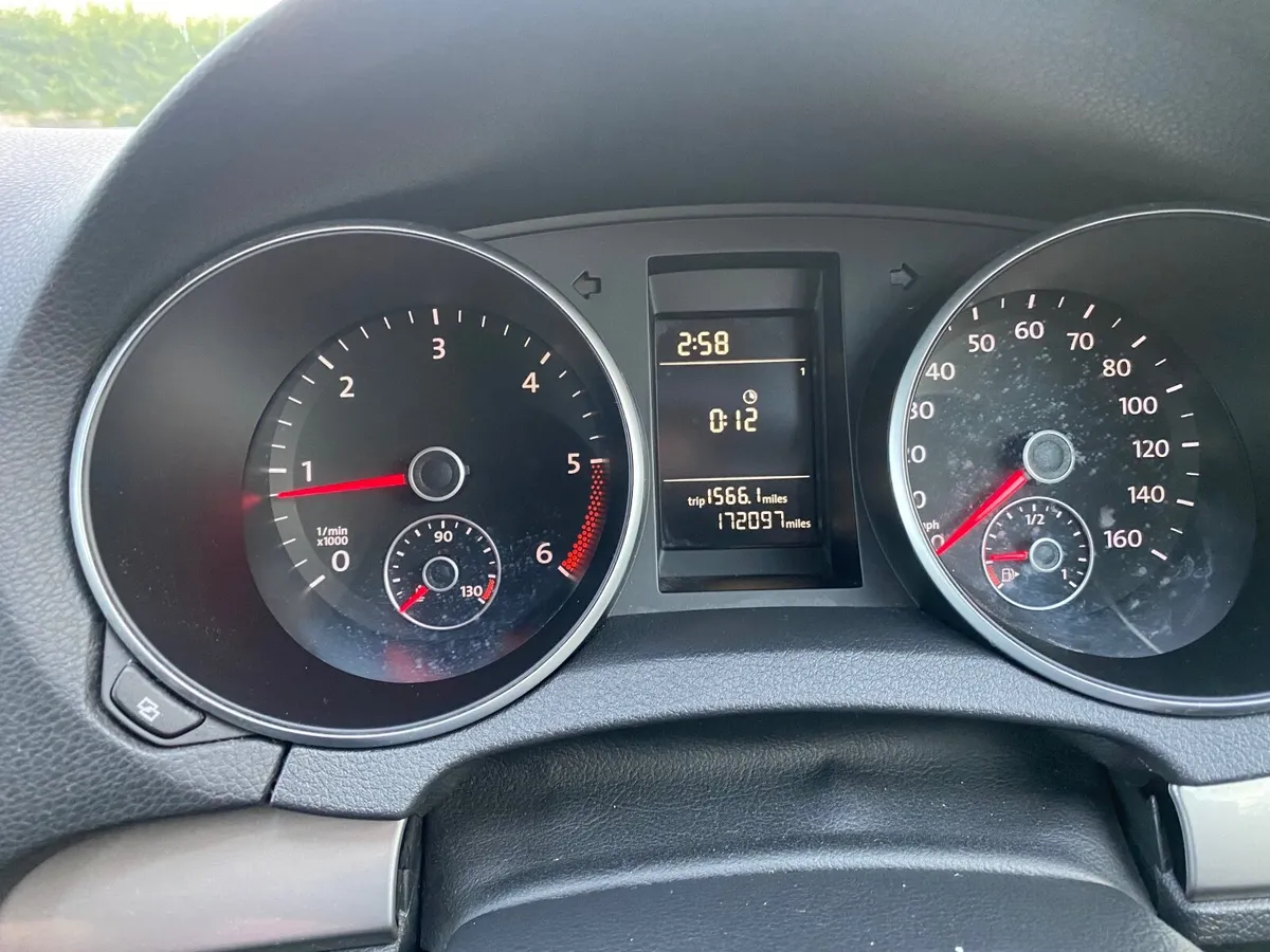 Volkswagen Golf 2009 - Image 2