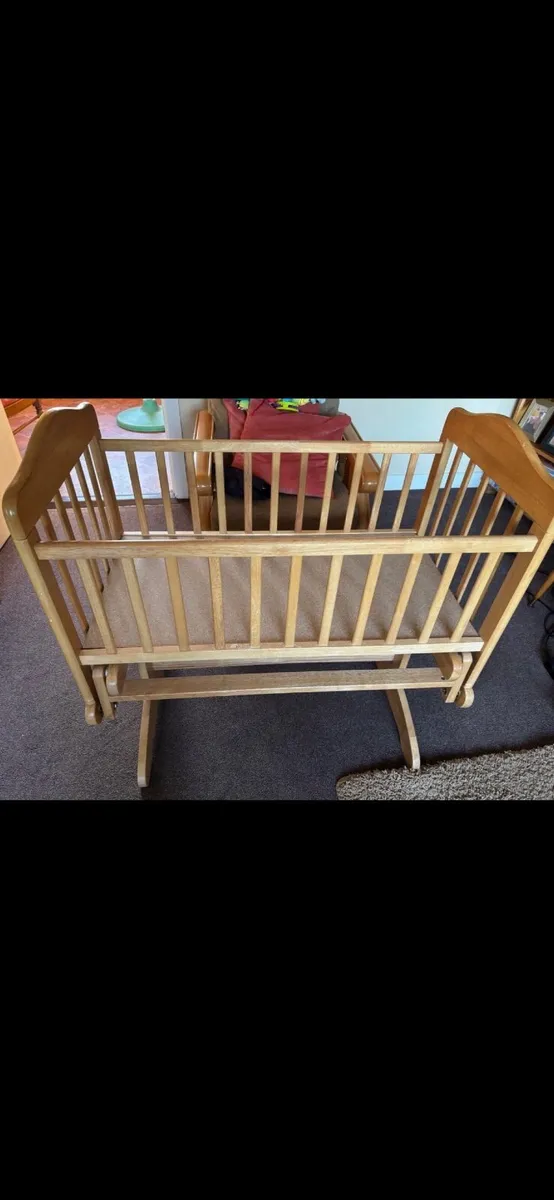 Wooden cot - Image 1