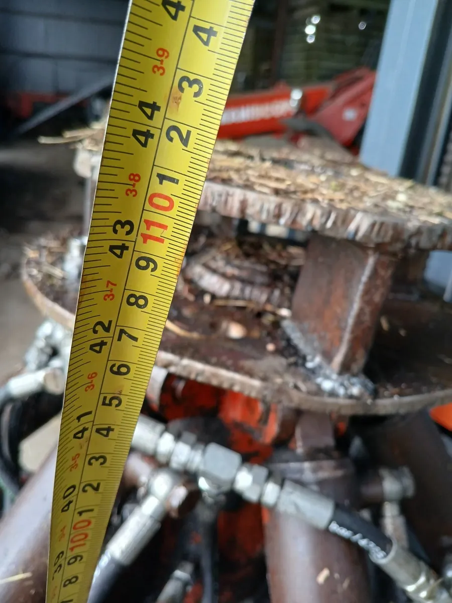 Crane scrap grab - Image 1