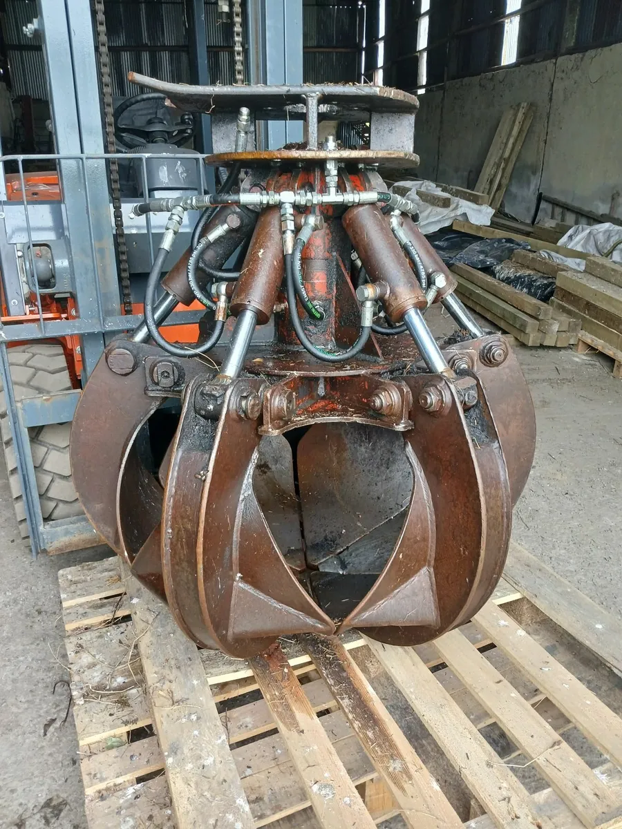 Crane scrap grab - Image 2