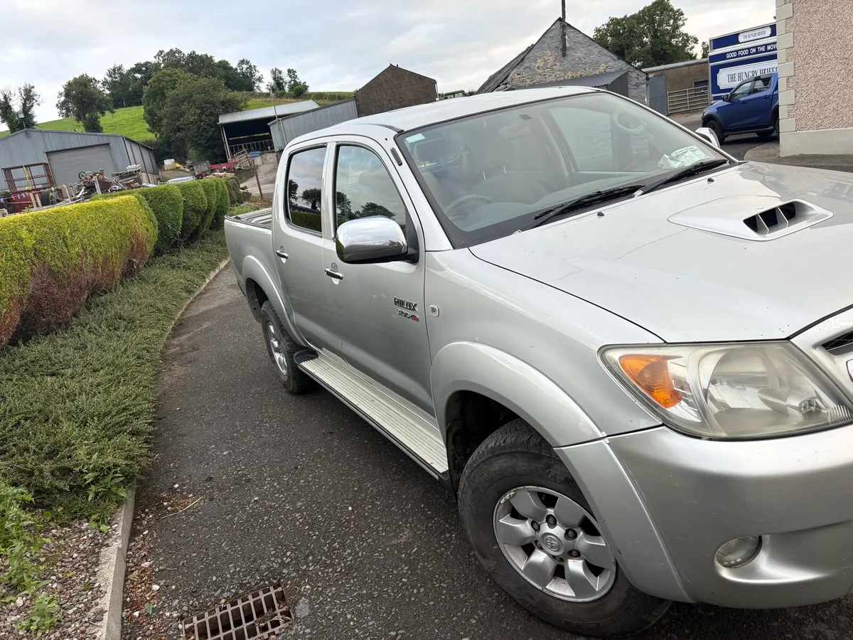 Toyota Hilux - Image 3