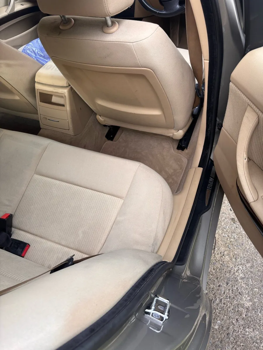 Car - Image 4
