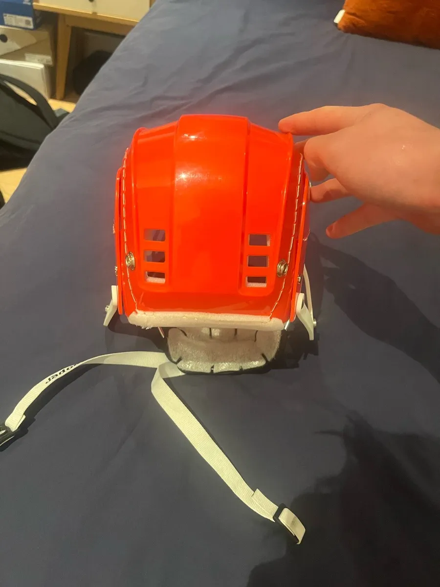 Hurling helmet - Image 4