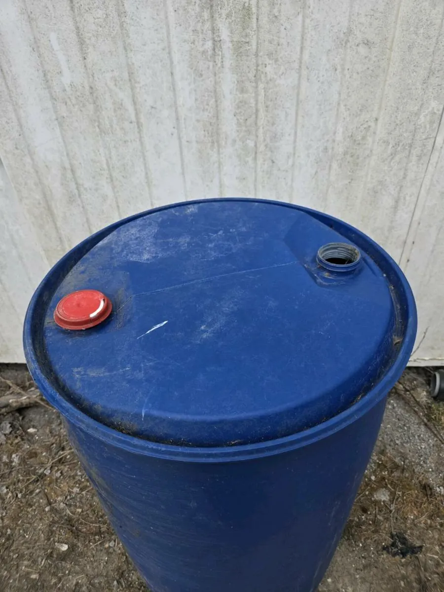 Blue barrels - Image 1