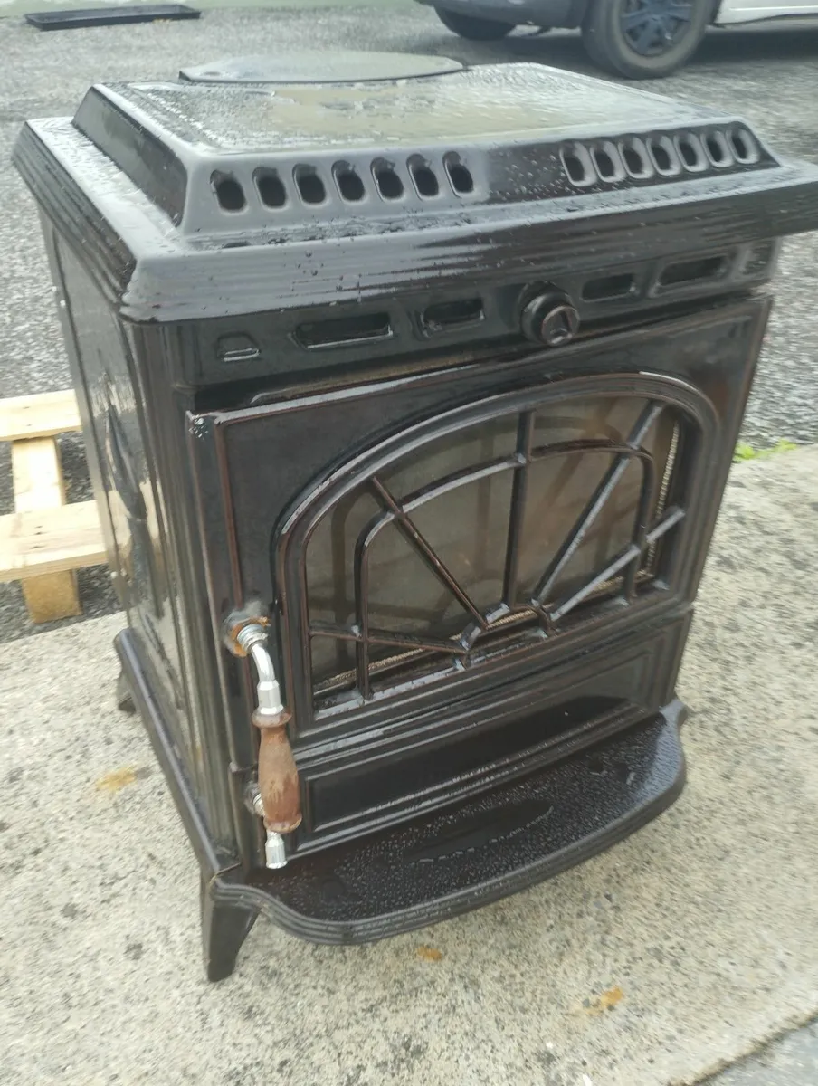 Stanley Erin Stove with back boiler - Image 1