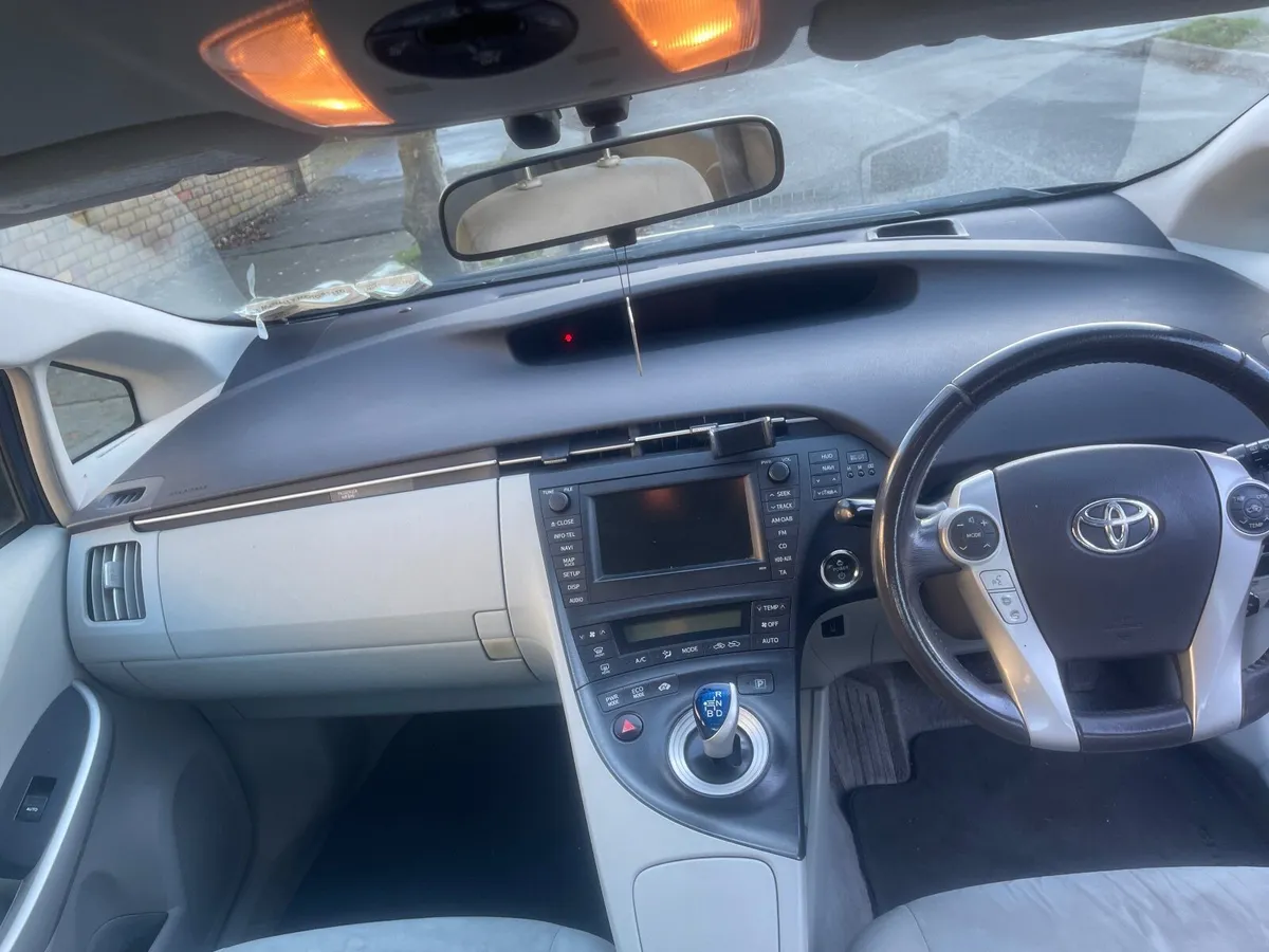 Toyota Prius 2009 - Image 2