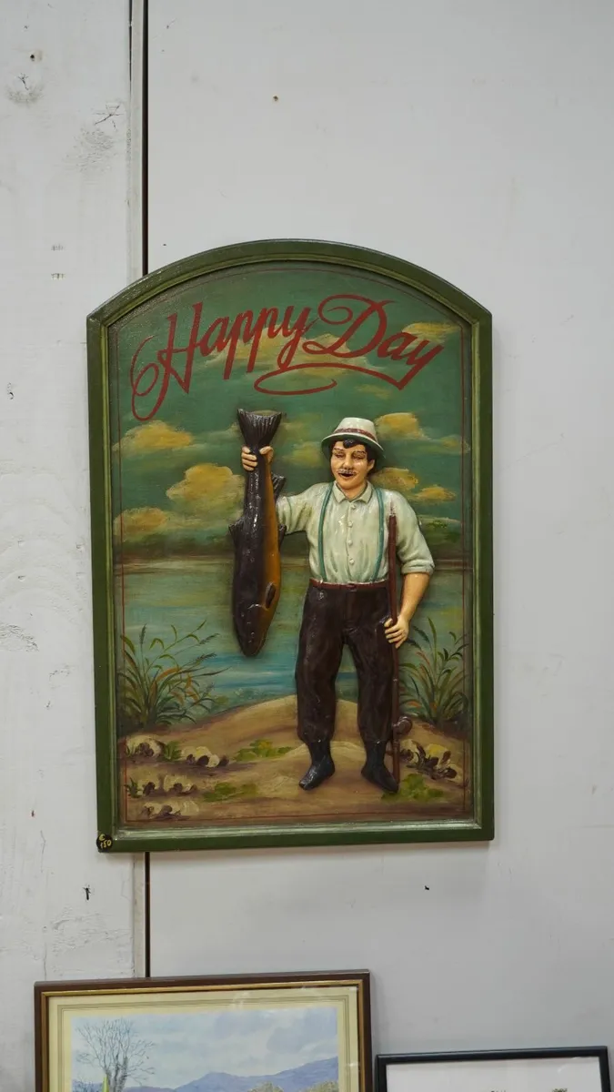 🎣 Vintage 3D Wall Plaque - “Happy Day” Fisherman - Image 1