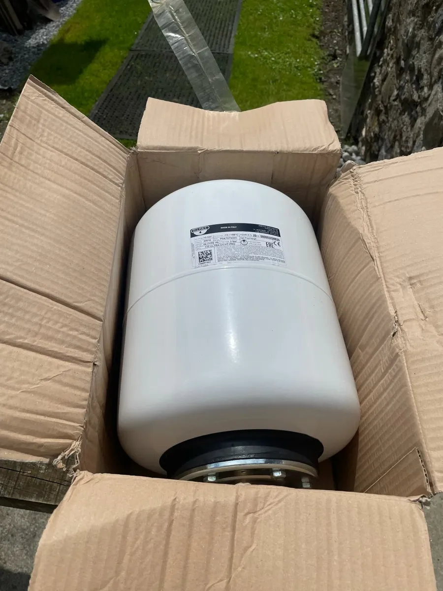 20 Litre White Pressure Vessel (Still in box) - Image 4