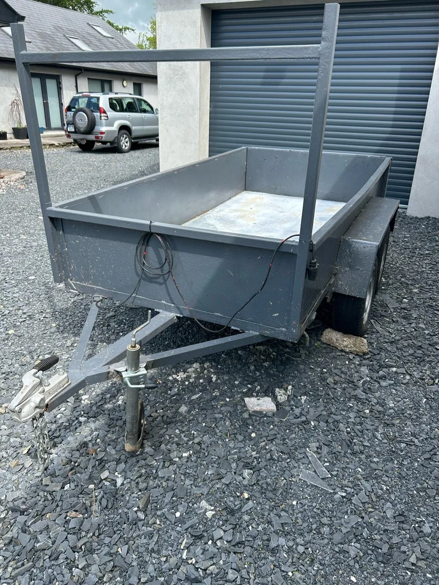 Trailer - Image 1