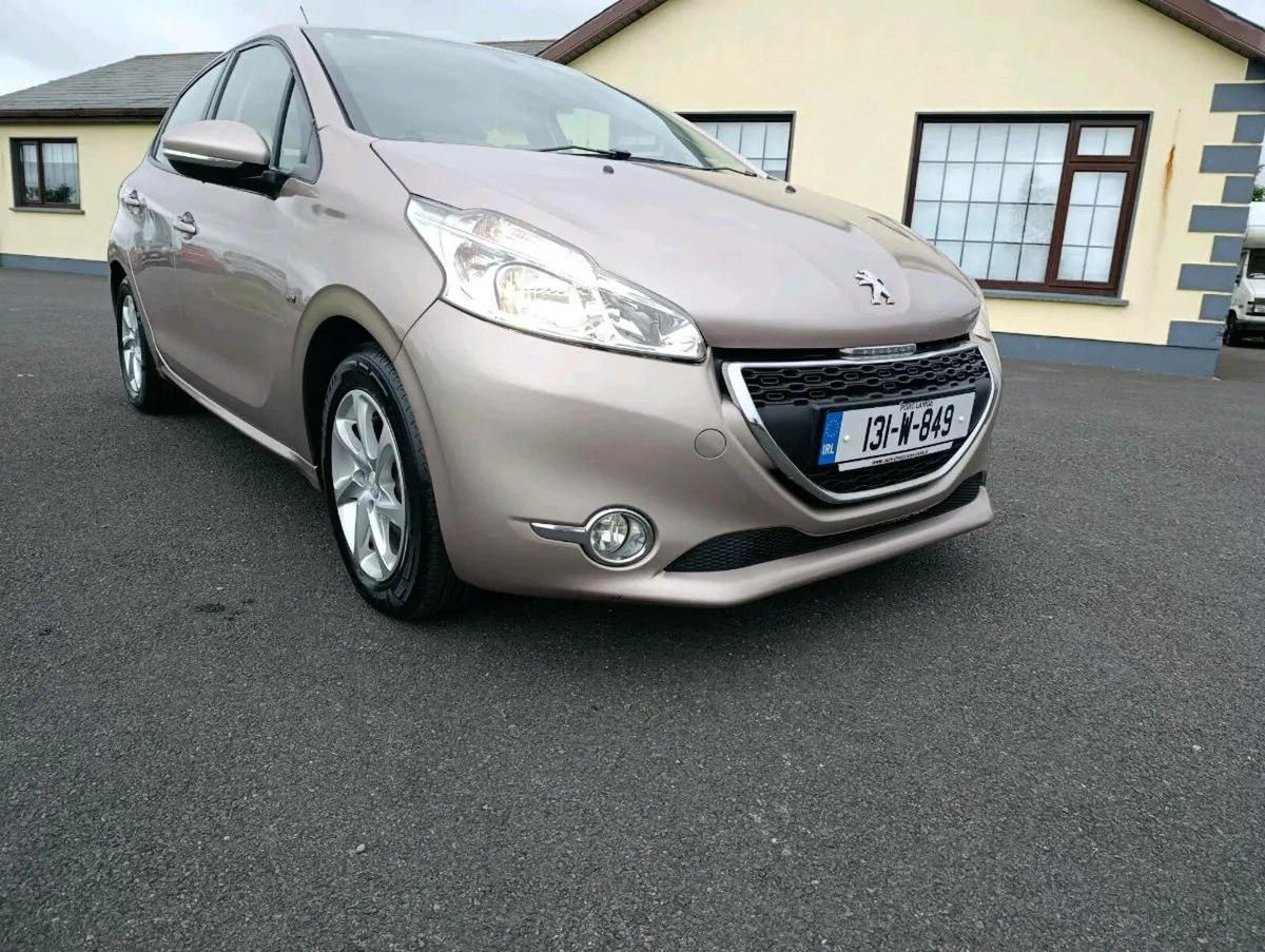 Peugeot 208 - Image 2