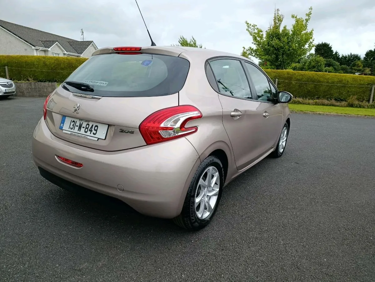 Peugeot 208 - Image 4
