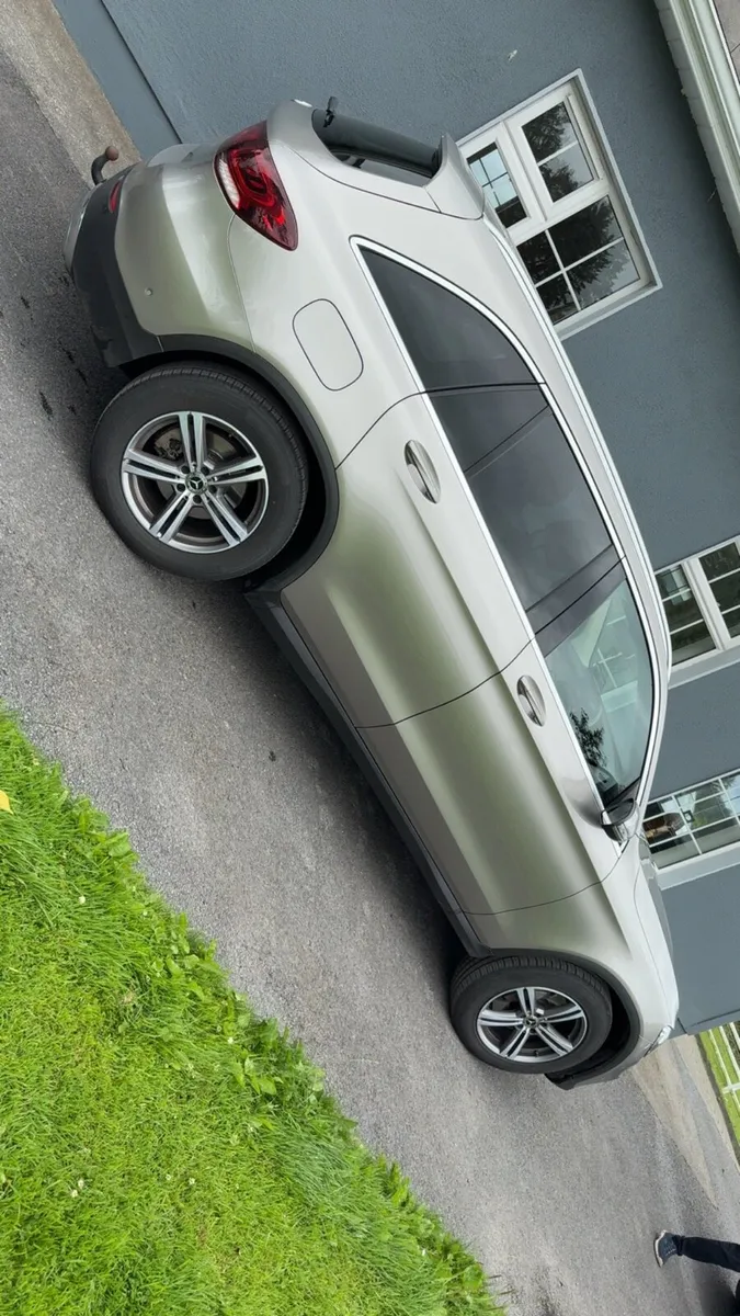 Mercedes - Image 2