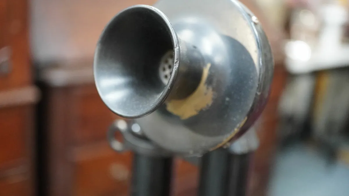 📞 Antique Candlestick Telephone - Image 4