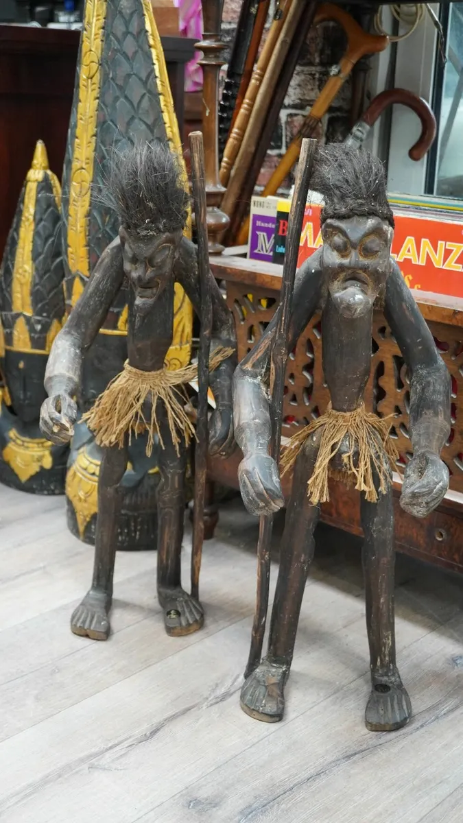 🗿 Pair of Hand-Carved African Tribal Figures - Image 2