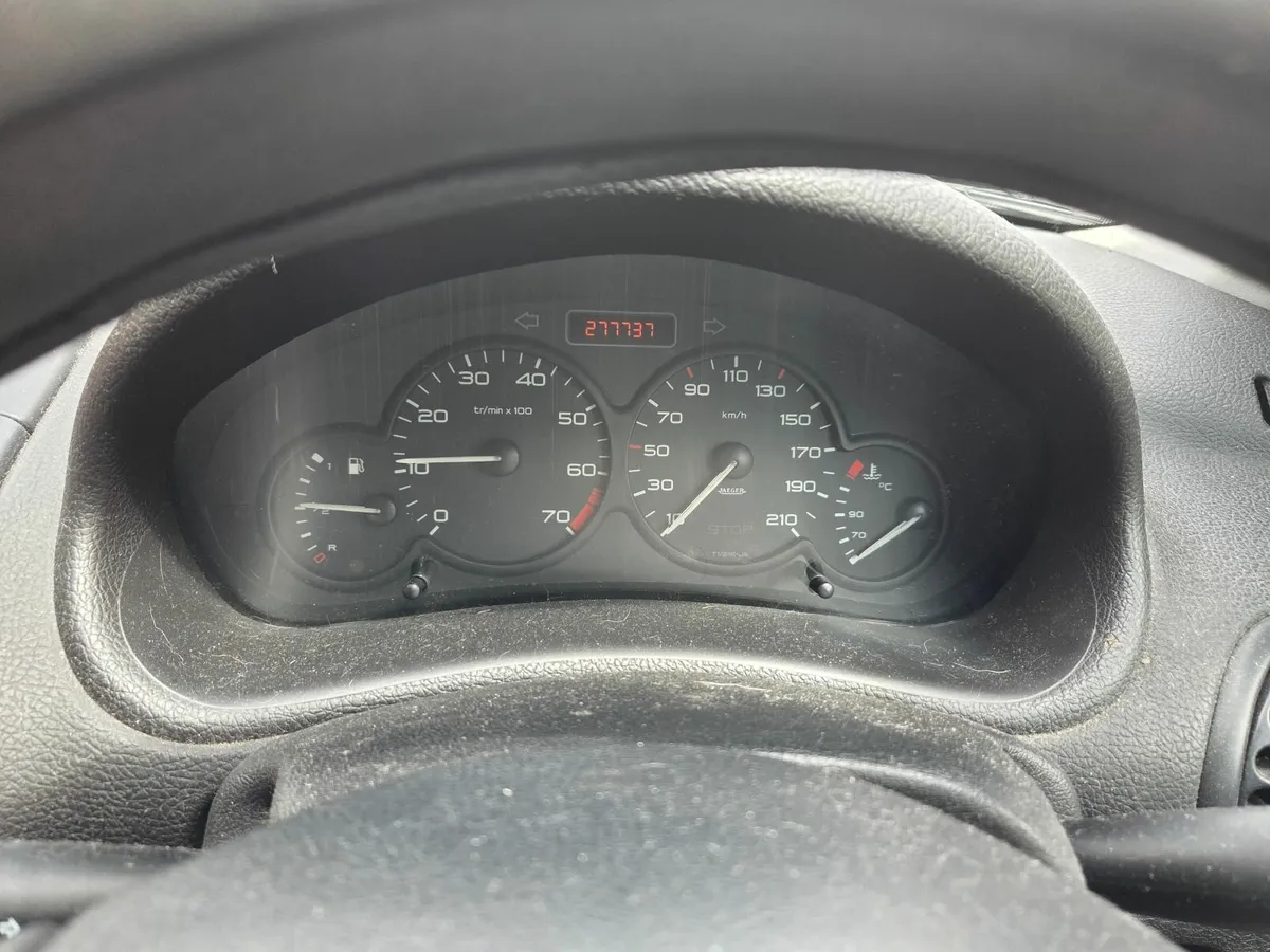 Peugeot 206 2005 - Image 2