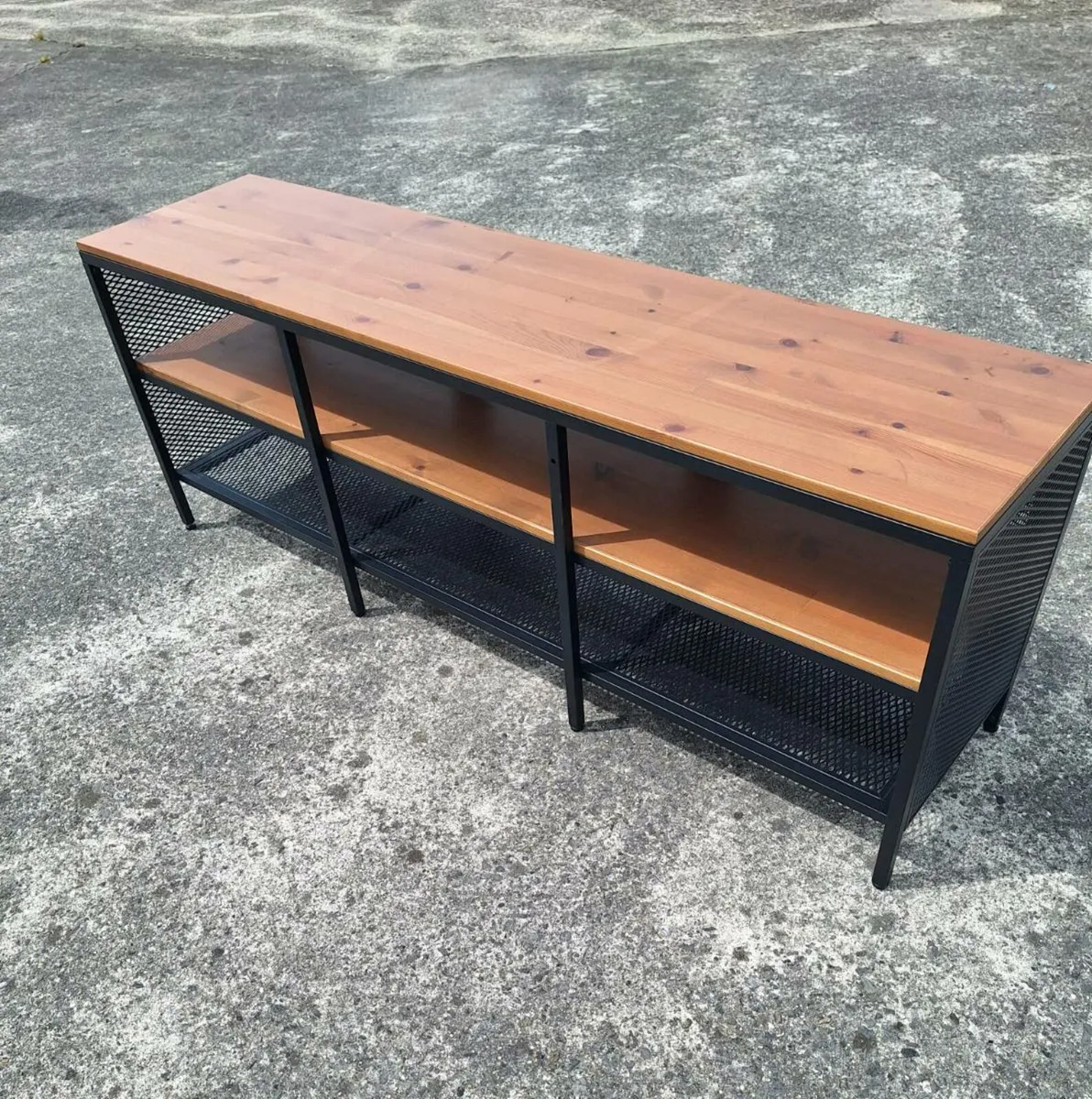 Lovely metal and wooden unit - Image 3