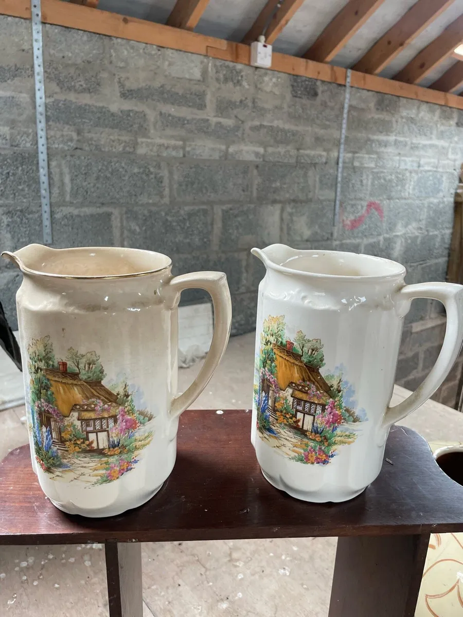 Old Jugs (pair) - Image 3