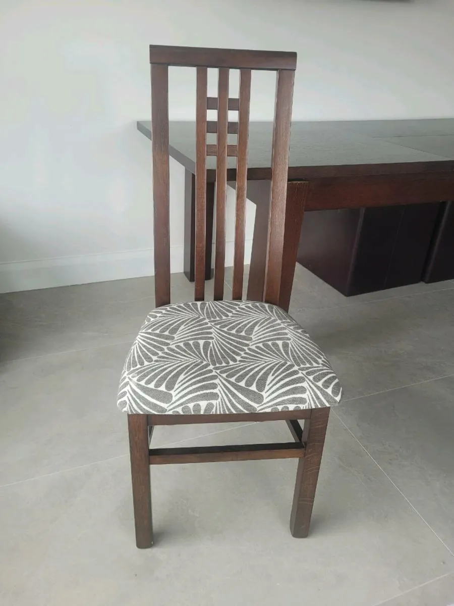 Dining table & chairs - Image 4