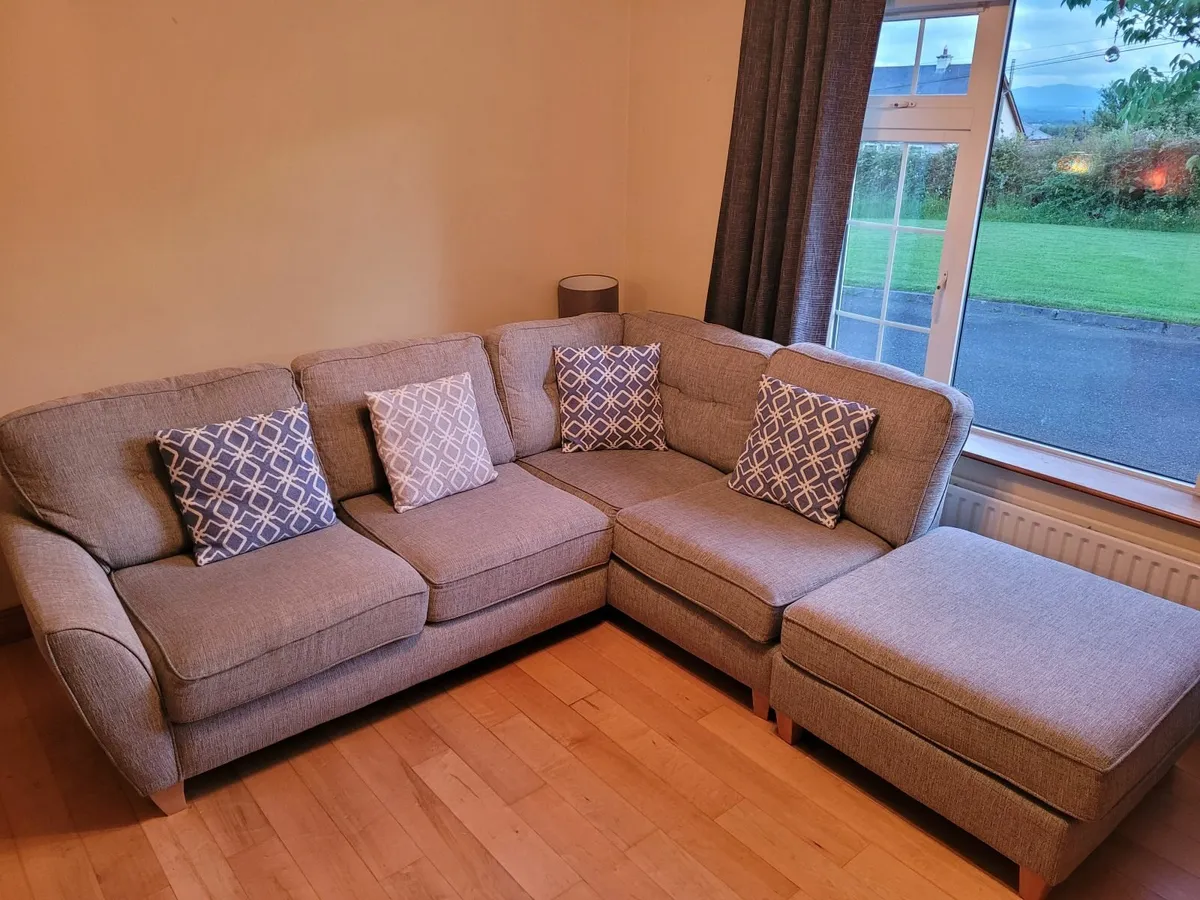 Couch - Image 2