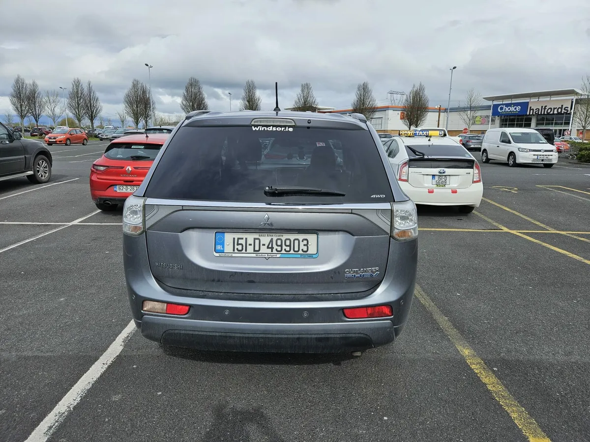 Mitsubishi Outlander 2015 - Image 2