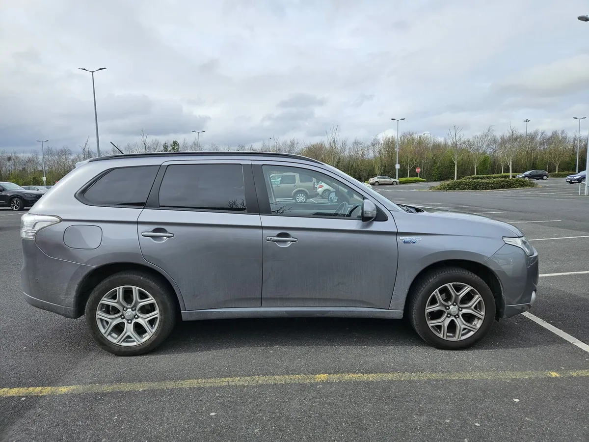 Mitsubishi Outlander 2015 - Image 3
