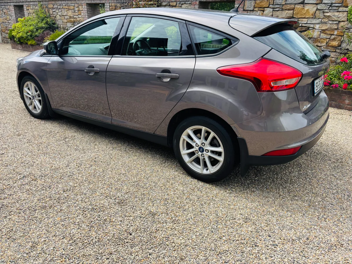 2015 Ford Focus 1.0 eco boost 5dr petrol - Image 4