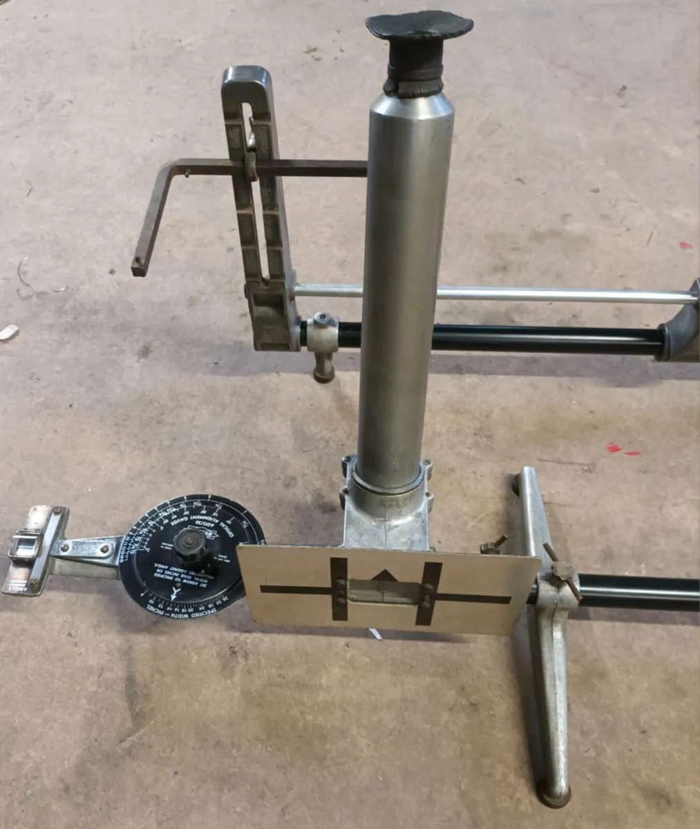 Dunlop tracking equipment - Image 1
