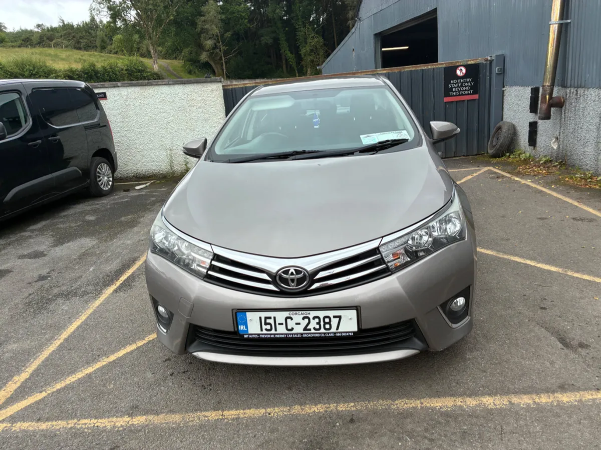 Toyota Corolla 2015 - Image 2