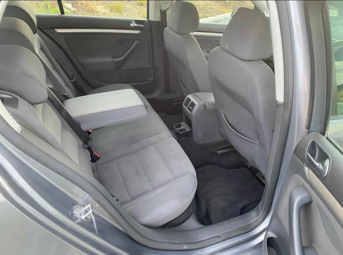 Volkswagen Golf 2009 - Image 2