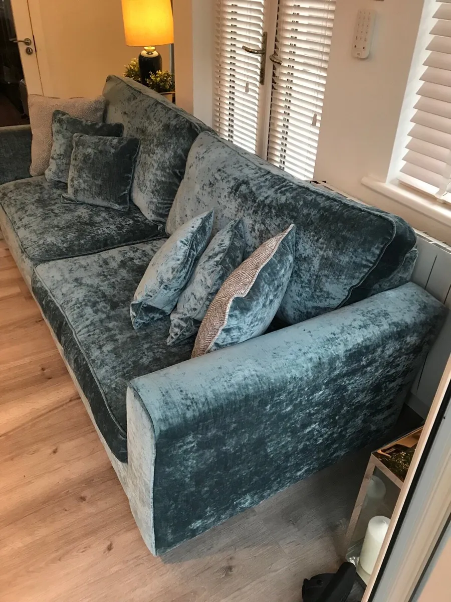 Stylish sky blue velvet suite - Image 3